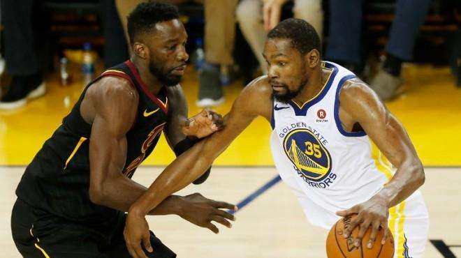 梅西是否比你更强？C罗：我不同意，我不想谦虚