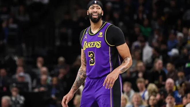 特德斯科：德布劳内能发现其他人发现不了的空当，并传出好球