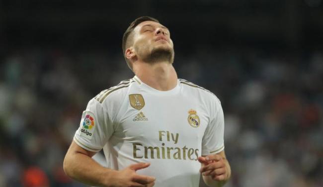 本赛季东契奇缺席时里夫斯场均41+10+5，湖人3胜1负